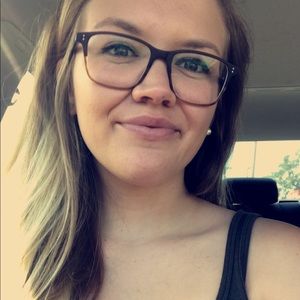 Meet your Posher, Camille